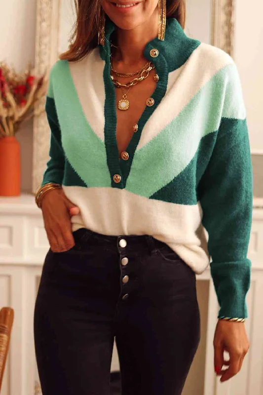 Cropped Women Sweater to Pair with High - Waisted BottomsColor Block Buttoned Sweater