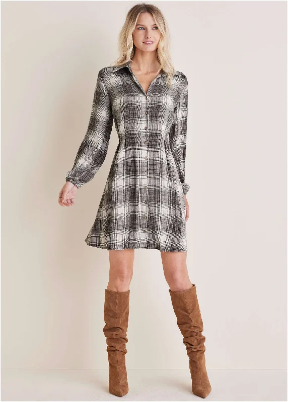 Plus - Size Women Sweater with a Flattering FitBrushed Plaid Dress  - White & Black