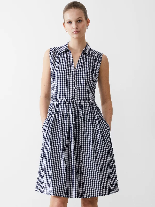 Sheath Women Dress with a Tailored Fit for a Professional LookSleeveless Gingham Smock Dress