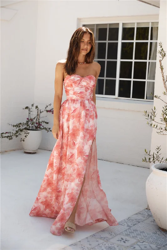 Pleated Women Dress with a Timeless and Elegant TextureDainty Events Strapless Maxi Dress Pink